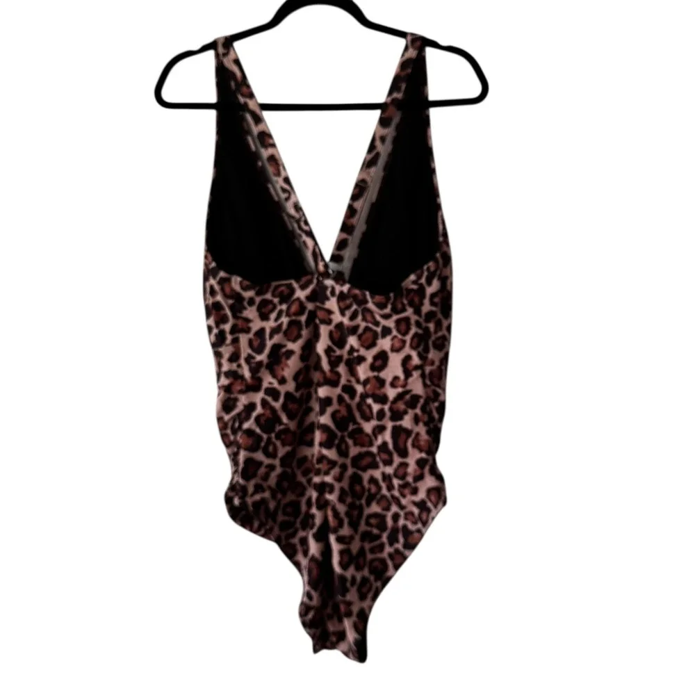 YONIQUE Leopard Plunge V Neck One Piece Swimsuit‎ Women's Size 22W
